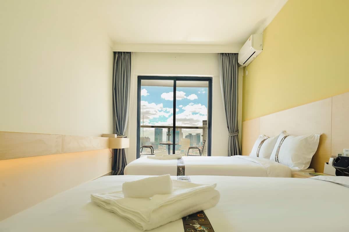 Memory foam beds, in-room safe, individually furnished