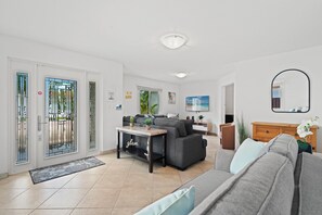 House (3 Bedrooms) | Property amenity