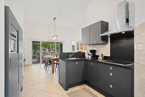 House (3 Bedrooms) | Property amenity - Washington 49-q (Noord)