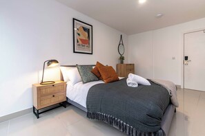 3 chambres, fer et planche à repasser, Wi-Fi gratuit