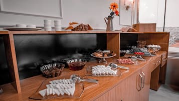 Free daily buffet breakfast