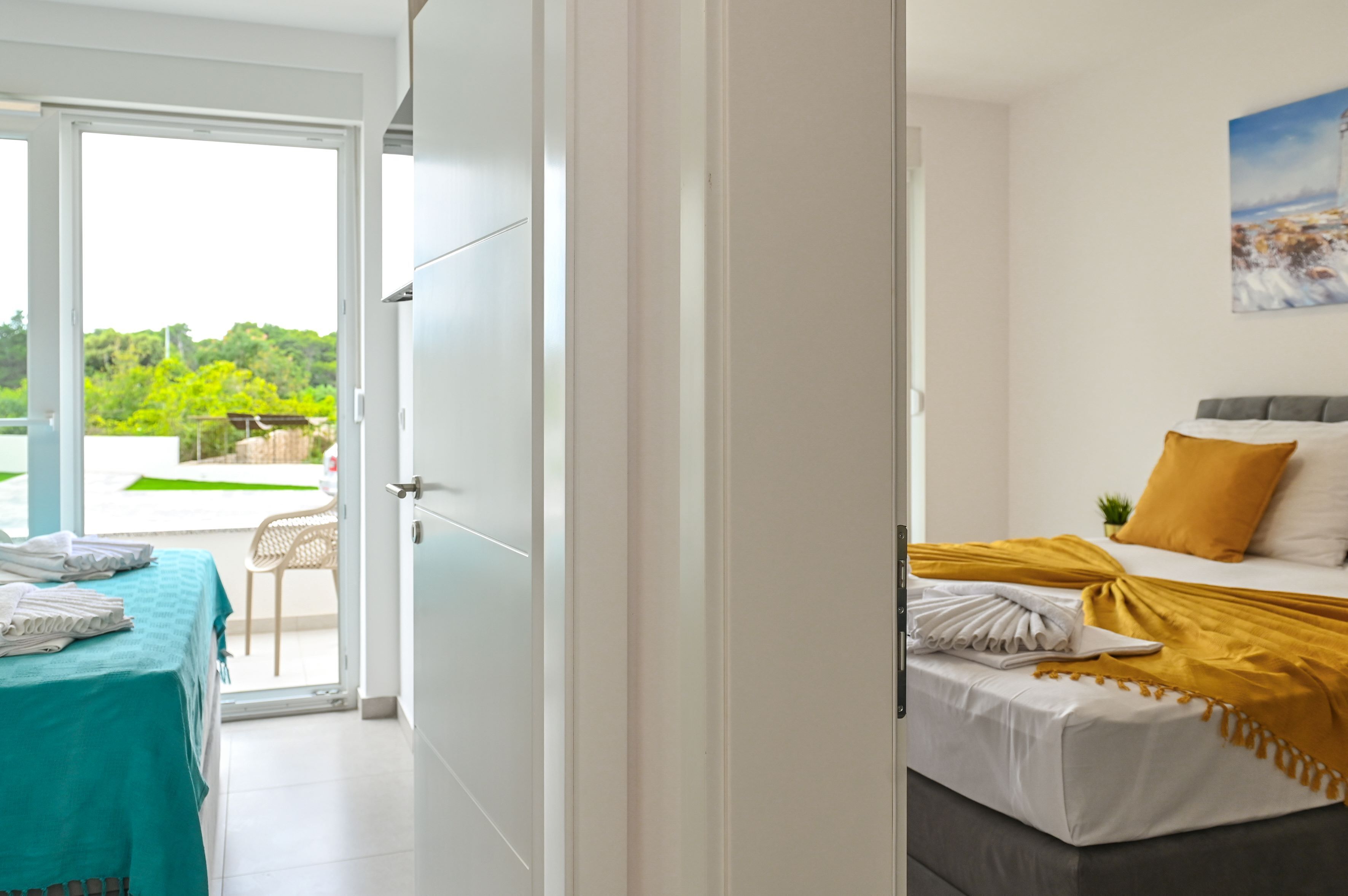 2 bedrooms, in-room safe, iron/ironing board, free WiFi