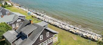 The Spruces, Crescent Beach waterfront 5-bedroom