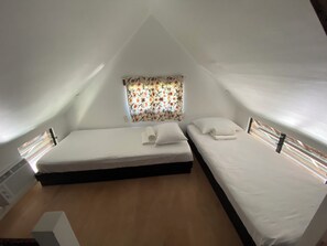 1 bedroom, in-room safe, desk, laptop workspace - Villa Peray Siargao (General Luna)