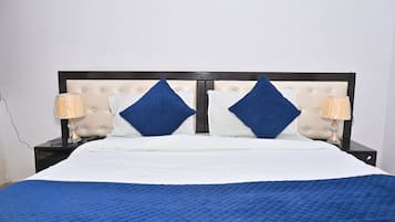 Habitació Deluxe | Roba de llit hipoal·lergògena, cobrellits i escriptori