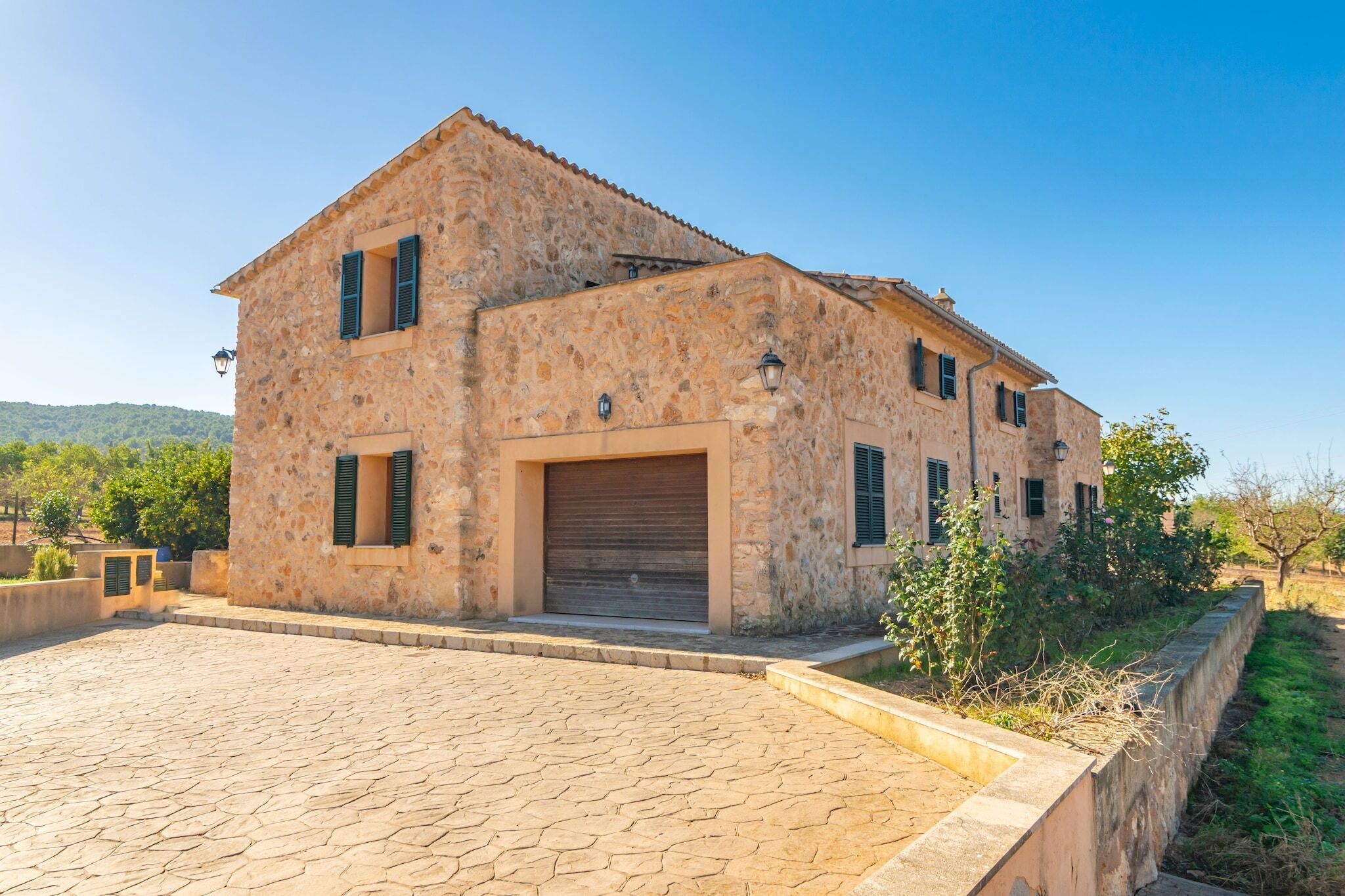 Außenseite Ferienhaus [Sommer]