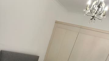 2 habitaciones, tabla de planchar con plancha, wifi y ropa de cama