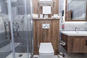 Superior Room | Bathroom