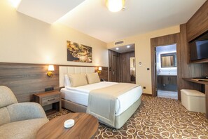 Premium bedding, minibar, in-room safe, blackout drapes - Park Dedeman Mersin Marina (Mersin)