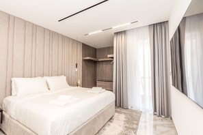 4 chambres, fer et planche à repasser, Wi-Fi, draps fournis