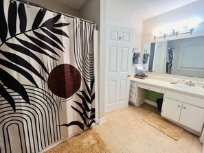 Shower, hair dryer, towels, soap - Pet Friendly Family Oasis w/Hot Tub & Fireplace
(Wilmington)