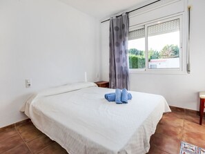 5 habitaciones, tabla de planchar con plancha y wifi 