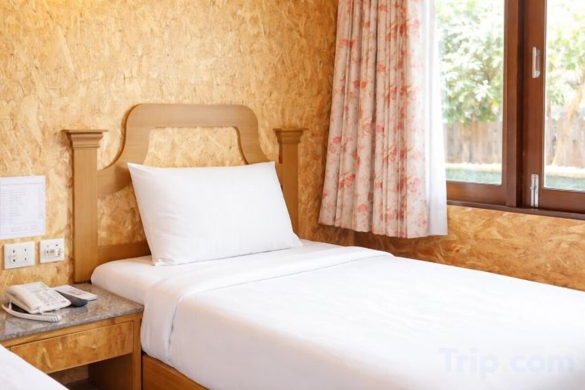 Desk, bed sheets