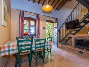 Dining - Apartment Falco by Interhome (Riparbella)