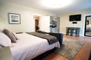 1 bedroom, iron/ironing board, travel cot, free WiFi