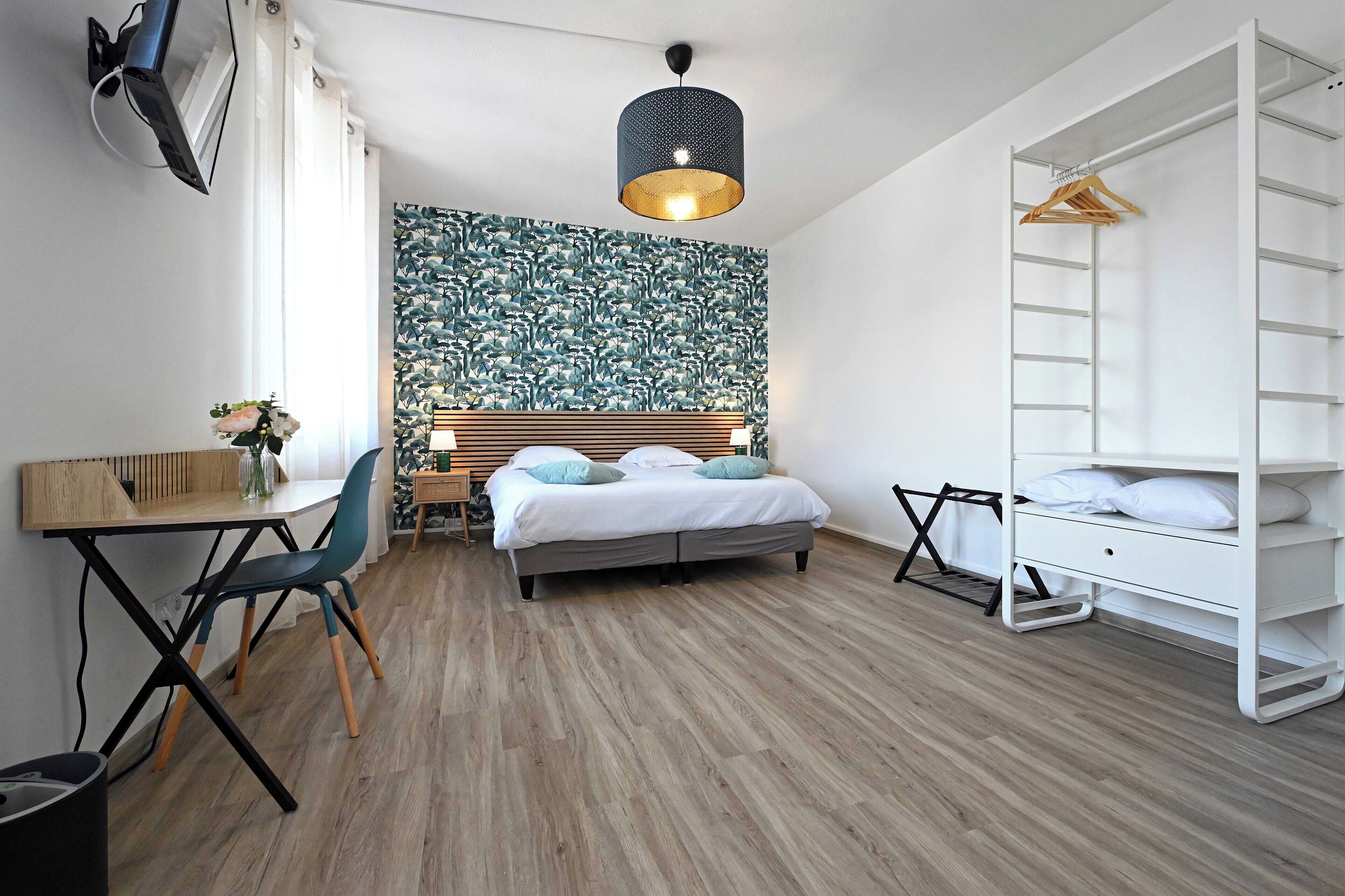 Chambre Confort Double ou avec lits jumeaux | Wi-Fi gratuit, draps fournis