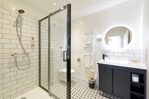 Comfort-Dreibettzimmer | Badezimmer