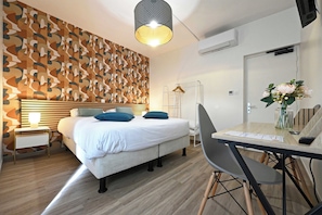 Comfort Double or Twin Room | Free WiFi, bed sheets