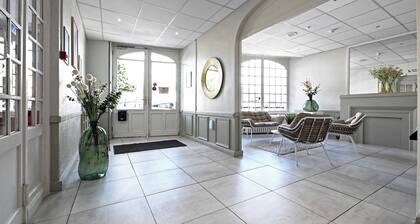 HĂŽtel le Terminus et son restaurant CĂŽte Ă CĂŽte