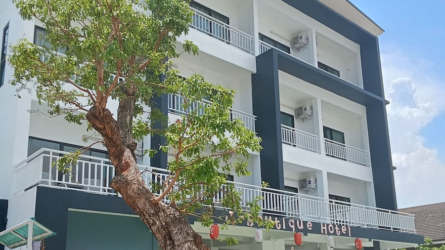 J-Boutique Hotel