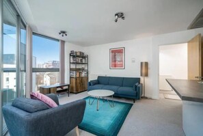 Interior - JOIVY Delightful 1BR flat w/ balcony (London)