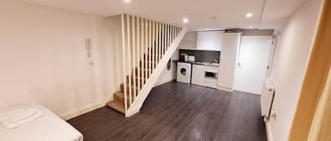 Iron/ironing board, free WiFi