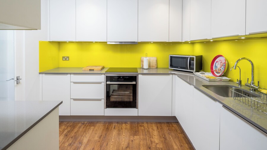 JOIVY 2-bed flat in West London