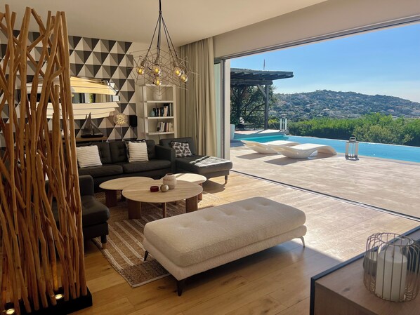 Outdoor pool - Luxurious villa with pool in PORTICCIO, breathtaking view of the sea and Ajaccio (Porticcio)