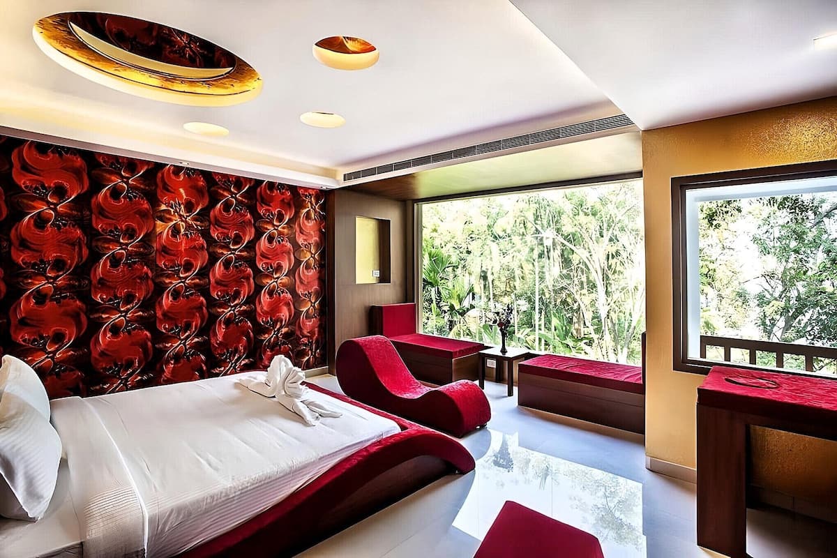 1 bedroom, premium bedding, memory foam beds, minibar