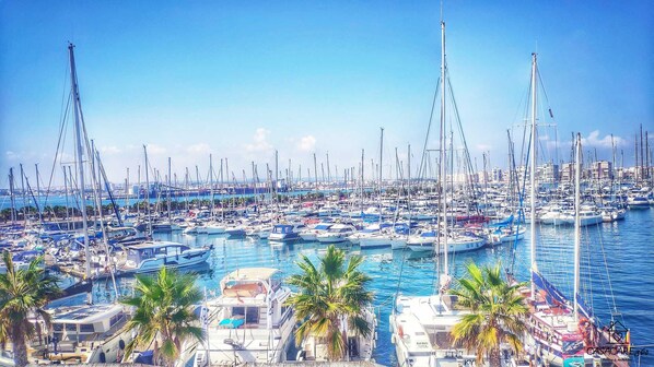 Marina - Ground floor with a large terrace in Punta Prima (Alicante)