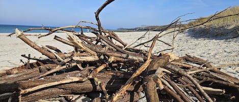 Una spiaggia nelle vicinanze