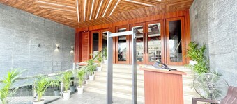 Hotel Mantavya - Varanasi near Temple 