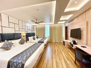 Deluxe Quadruple Room | Desk, laptop workspace, soundproofing, free WiFi - Hotel Mantavya - Varanasi near Temple (Varanasi)