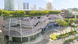 Exterior - Riva Vibe Hotel Bangkok by PCL (Bangkok)