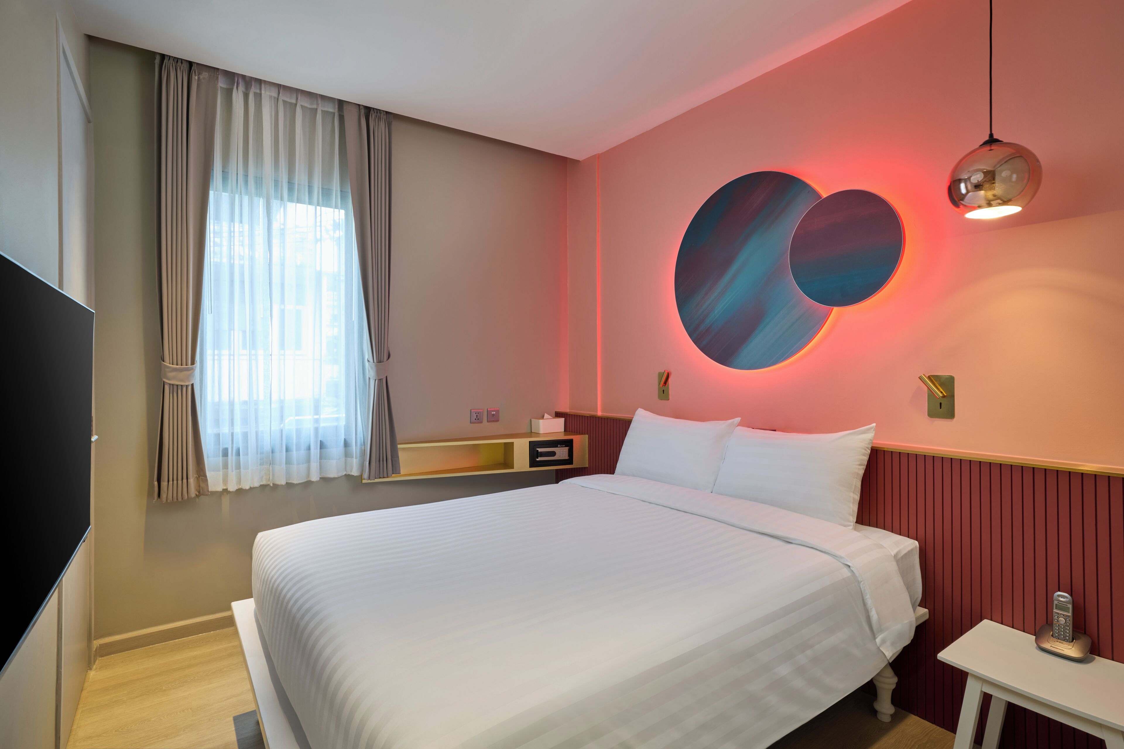 Vibe Suite 2 Bedrooms | 房內夾萬、遮光窗簾/窗簾、免費 Wi-Fi、床單