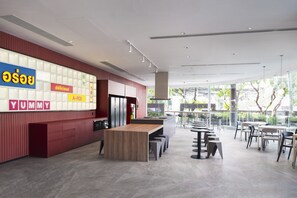 Coin salon dans le hall