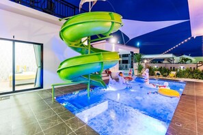 Villa, bassengutsikt | Utsikt fra rommet