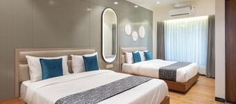 เดอะ ซูรี โฮเทล