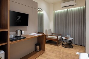 Premium Double Room, City View | Hypo-allergenic bedding, desk, free WiFi, bed sheets