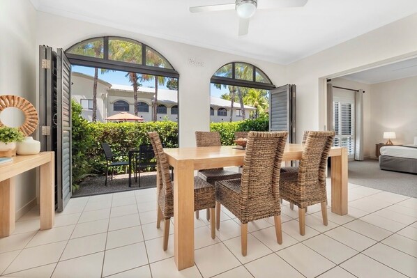 Dining - Privately Managed Pool Access Apartment in Mango Resort (Palm Cove)