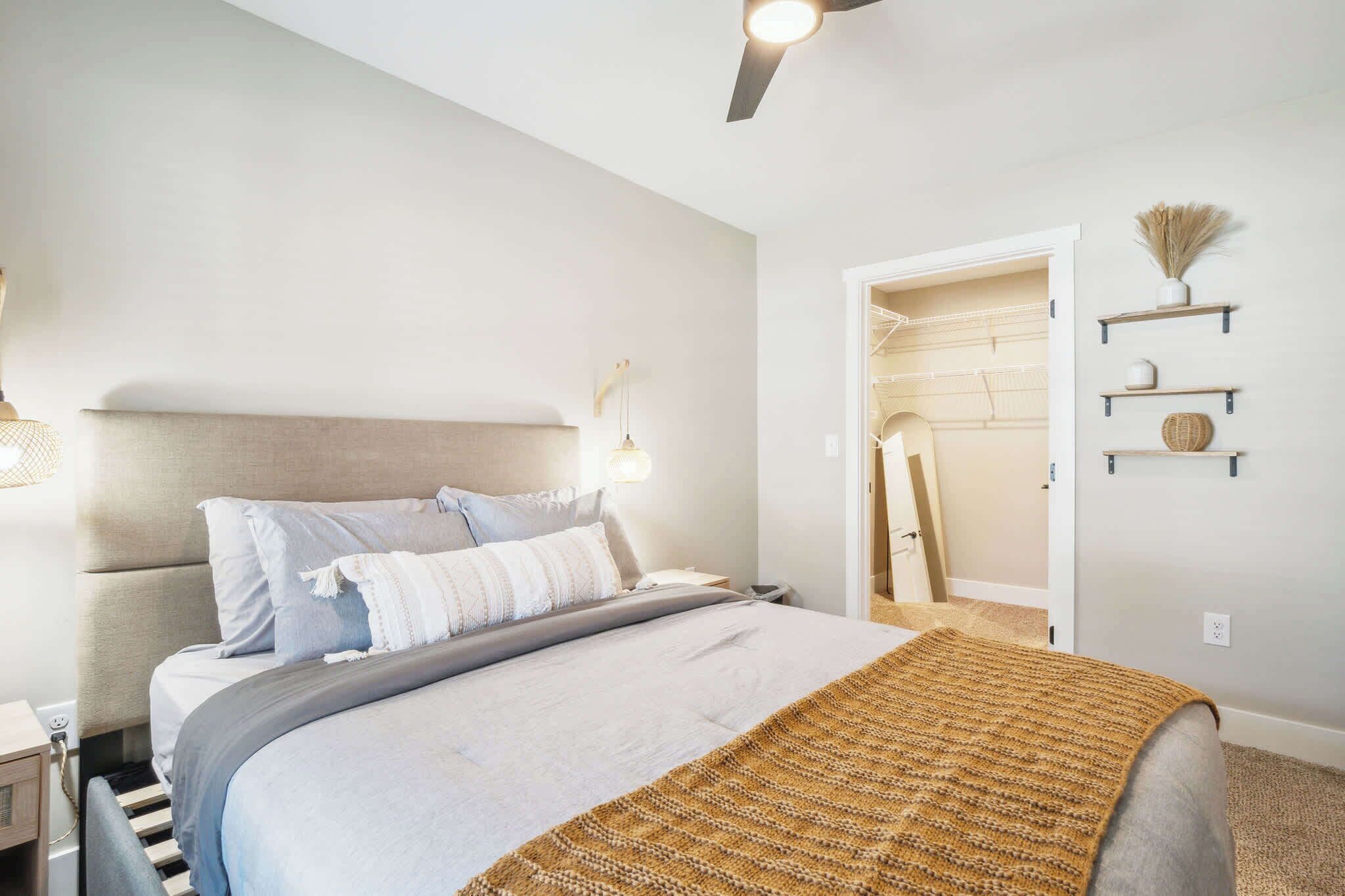 4 Schlafzimmer, Schreibtisch, Bügeleisen/Bügelbrett, Reisekinderbett