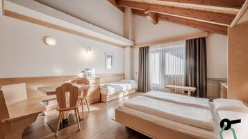 Studio, Balkon | Zimmersafe, Schreibtisch, kostenloses WLAN