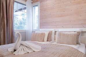 4 bedrooms, WiFi, bed sheets