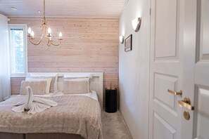 4 bedrooms, WiFi, bed sheets