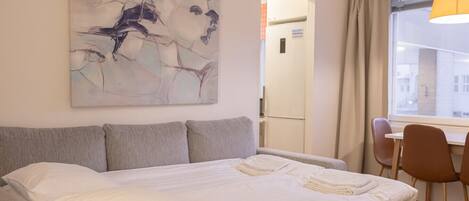 1 bedroom, WiFi, bed sheets