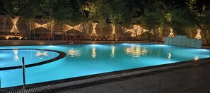 Outdoor pool - Bandhavgarh Tiger Resort (Manpur)