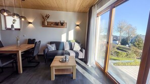 TV, fireplace - Charming semi-detached house for 4 people with an infrared cabin. (Winterberg)