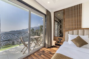 Quarto casal premium, sacada, vista para o vale | Vista do quarto