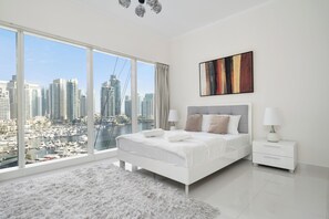 2 bedrooms, iron/ironing board, WiFi, bed sheets - Luxurious 2BHK Apartment in Dubai Marina, Damac Heights (Dubai Marina)