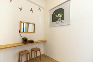 Classic Double Room, Balcony, Park View | Free WiFi - Turn Right Home (Wujie)